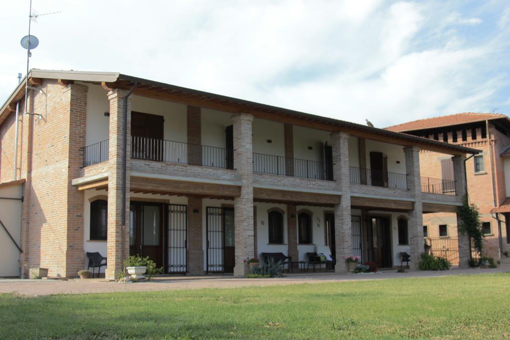Vila Il Ghiandolino Imola Exteriér fotografie